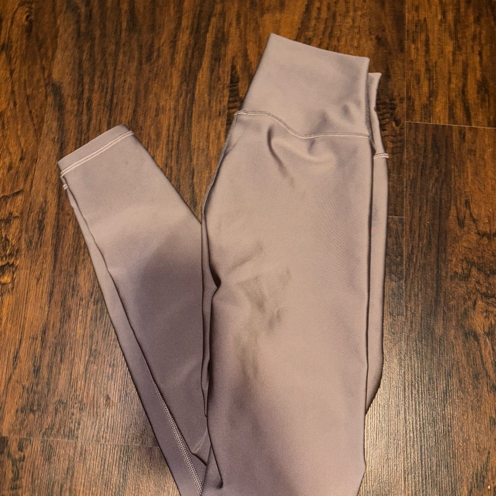 ALO Yoga Leggings - Picture 5 of 6
